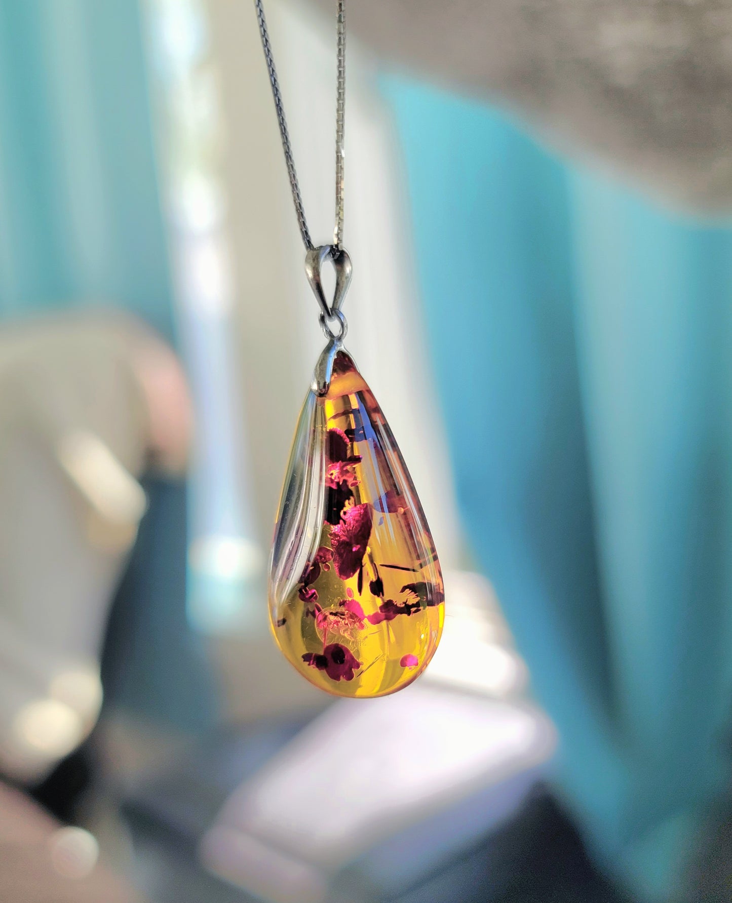 Handmade 18K Gold Foil Flake Amber Rain Drop Shaped Pendant 925 Sterling Silver Necklace