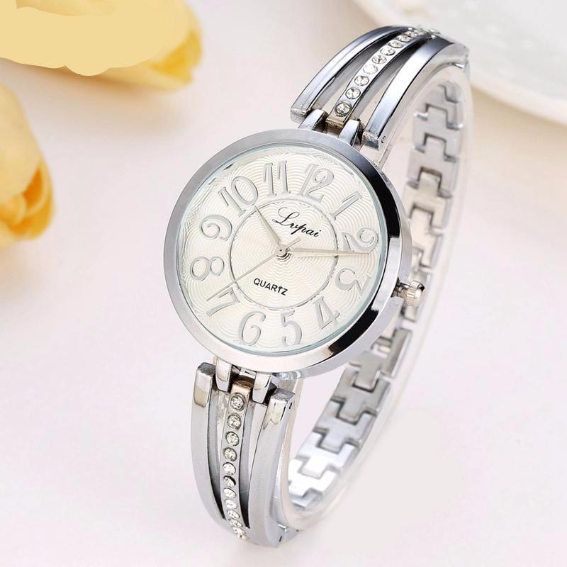 Round Dial Luxury Quartz Wristwatch